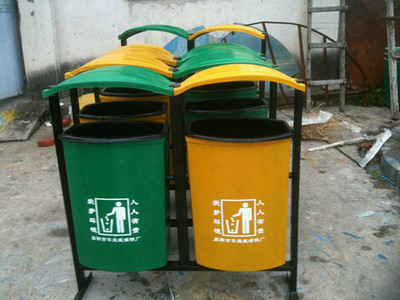 江苏玻璃钢垃圾桶图片4
